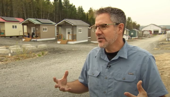 加拿大善心企业家为无家可归者打造微型住宅