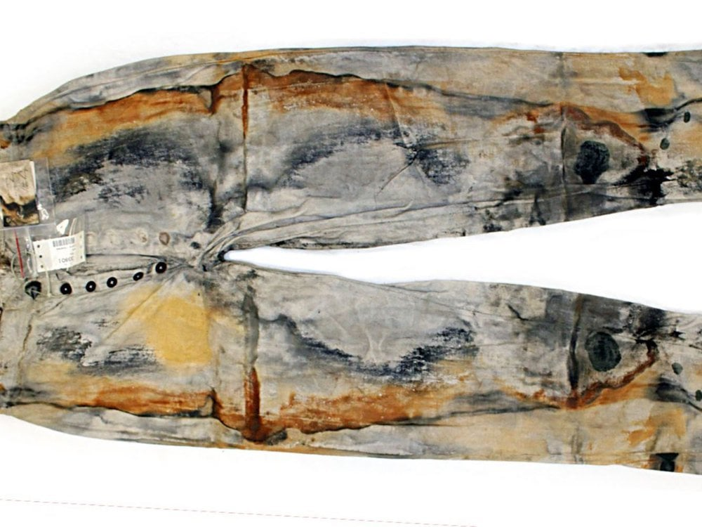 一条从沉船中捞出的19世纪旧裤子被拍出11万美元