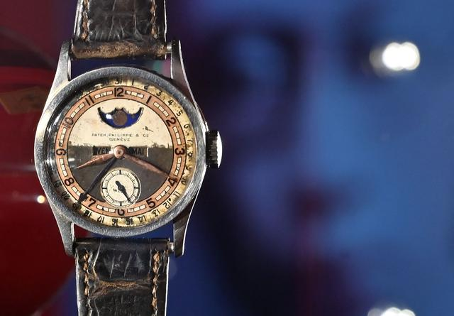末代皇帝溥仪佩戴过的百达翡丽手表被拍卖